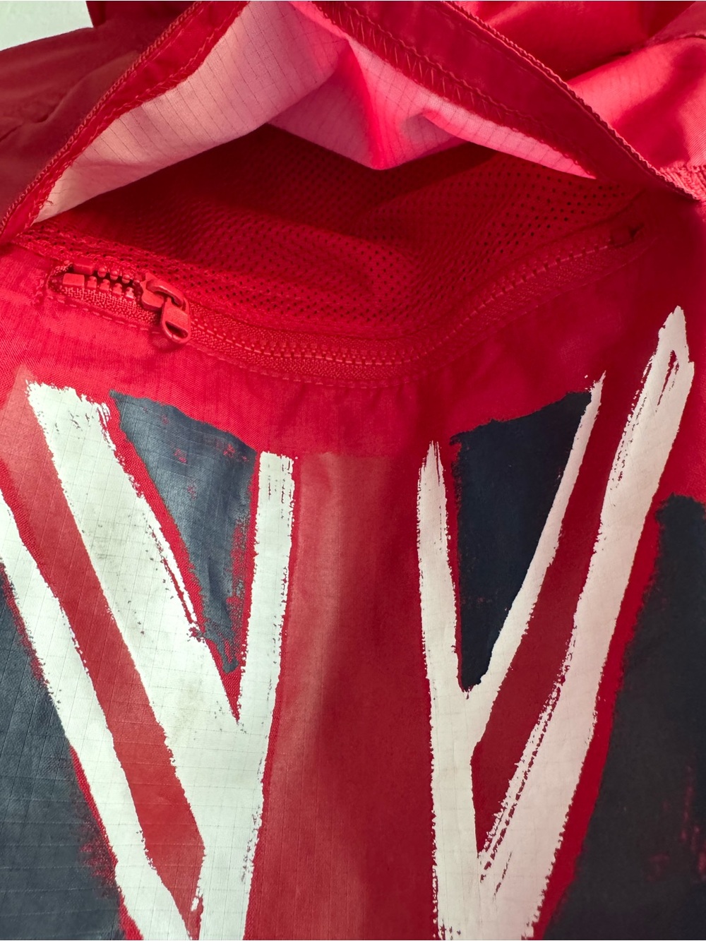 Gap Kids Red Windbreaker Jacket UK Flag Hooded XS (4-5) Lightweight - Picture 16 of 17